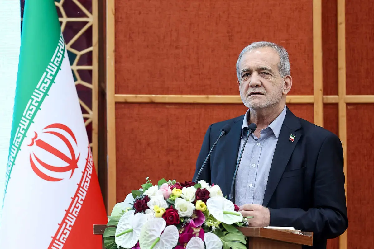 پزشکیان: مردم باید در تصمیم‌گیری‌ها شریک باشند؛ آیا صدای مردم شنیده می‌شود؟