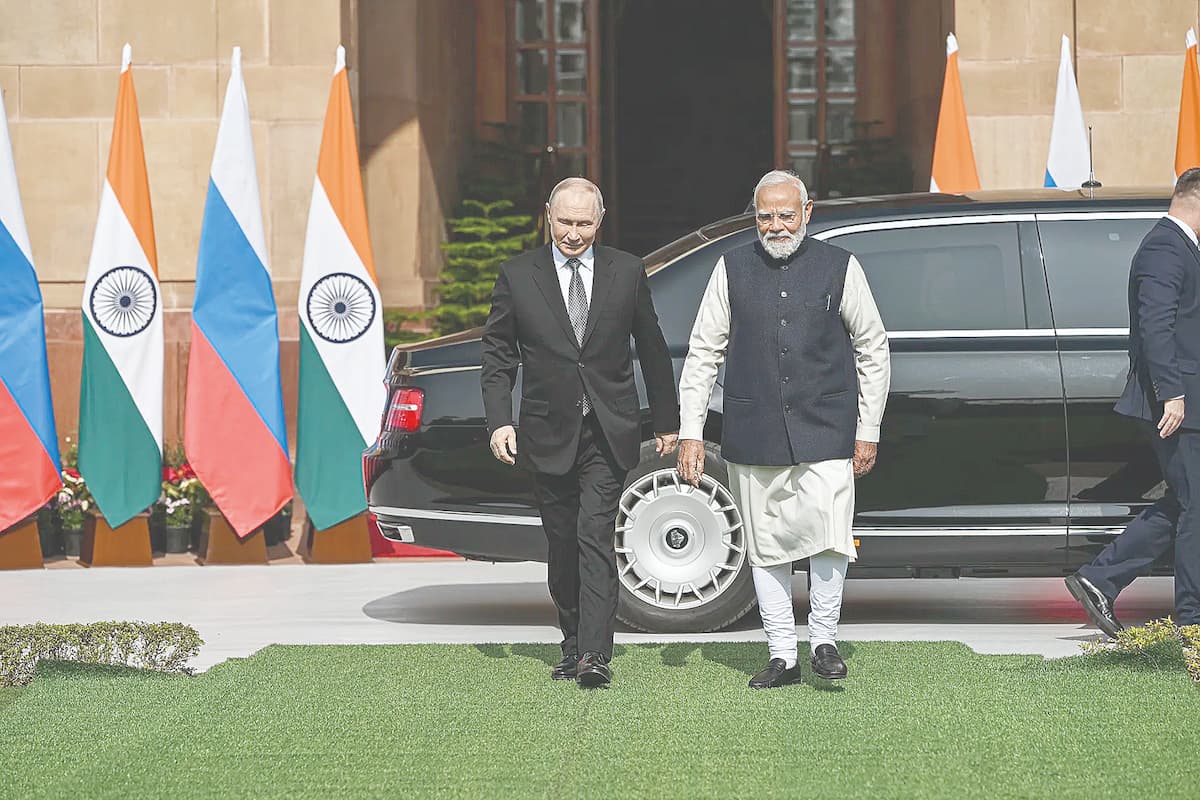 مودی در دوراهی ترامپ و پوتین