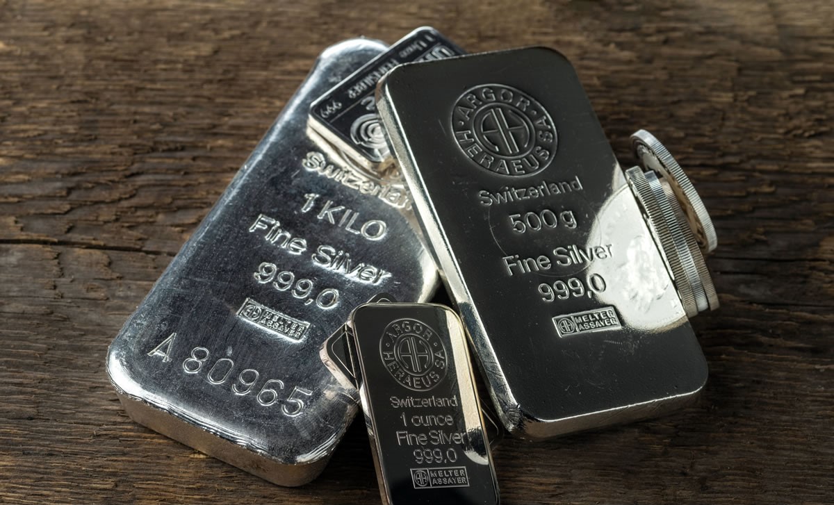 کاهش نرخ بهره فدرال رزرو؛ محرک اصلی قیمت اونس نقره در بازار جهانی