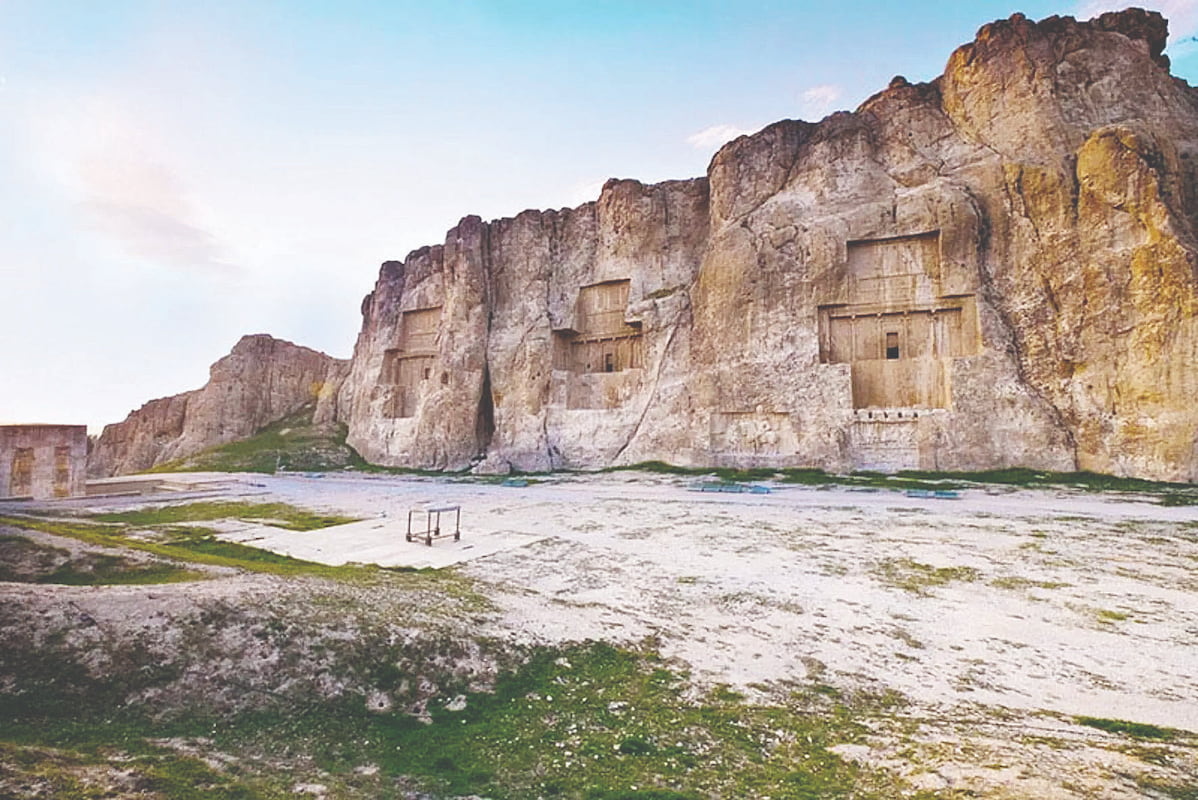 نقش رستم نیازمند مرمت اضطراری و اصلاح زیرساخت‌هاست