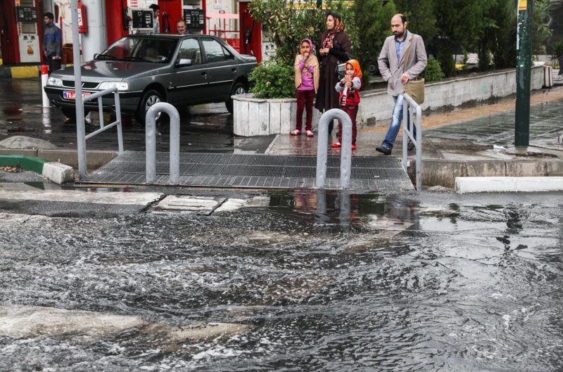 پایتخت زیر باران شدید؛ رعد و برق و آبگرفتگی معابر