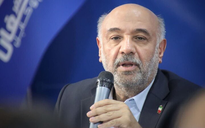 وزیر کار: صنایع می‌توانند با سرمایه‌گذاری در مسکن کارگری، زمین رایگان دریافت کنند