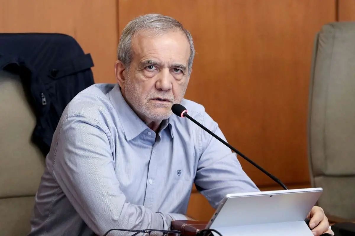 فرمان پزشکیان برای مدارس؛ آموزش کشور وارد فاز فناورانه شد