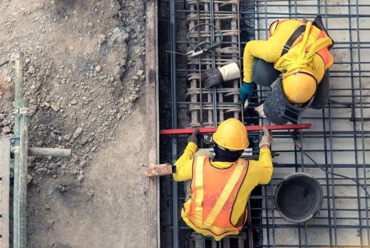 نمایندگان کارگری: حداقل دستمزد کارگران با سبد واقعی معیشت ۲۰ میلیون تومان فاصله دارد!