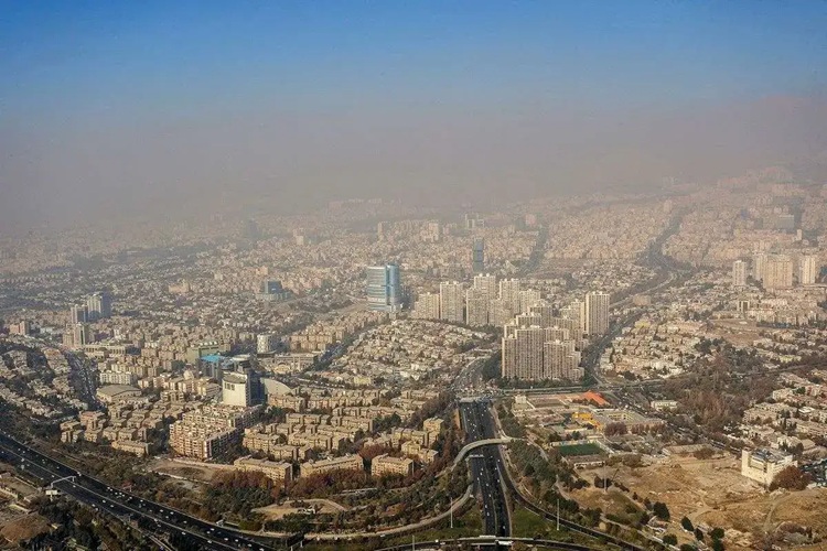 هشدار آلودگی شدید هوا؛ مدارس و دانشگاه‌های البرز امروز تعطیل شدند