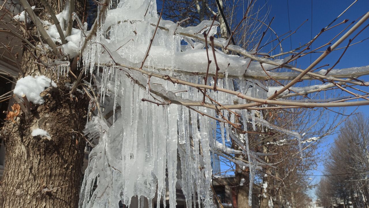 رکوردشکنی سرما در کشور؛ تکاب و سقز با منفی ۲۲ درجه یخ زدند