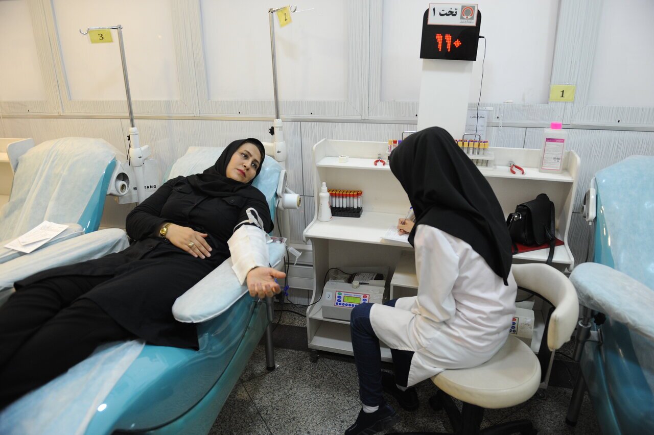 زنان و مردان چند مرتبه در سال می‌توانند خون اهدا کنند؟