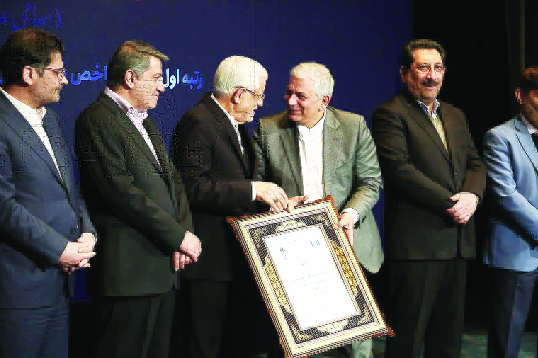 صعود ۴ رتبه‌ای فکور صنعت