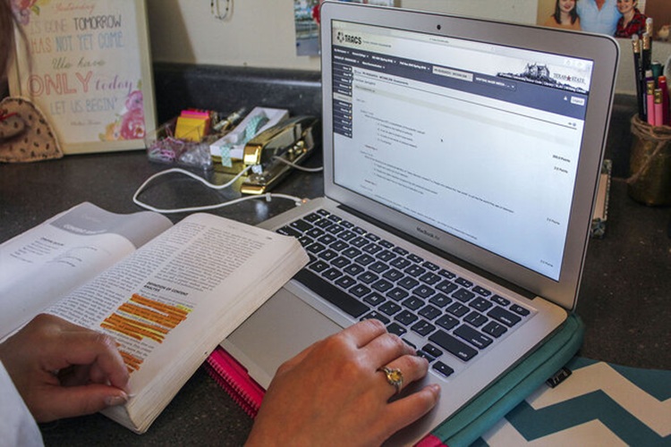 عقب‌نشینی دانشگاه‌ها؛ آغاز امتحانات آنلاین از امروز ۴ بهمن+ جزئیات