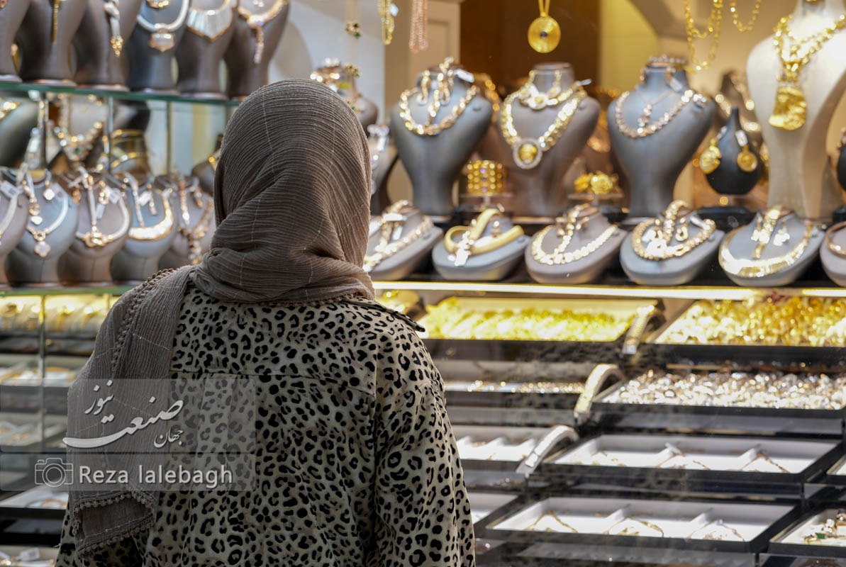 بازار جهانی طلا سبزپوش شد؛ رشد ۷۰ دلاری اونس طلا