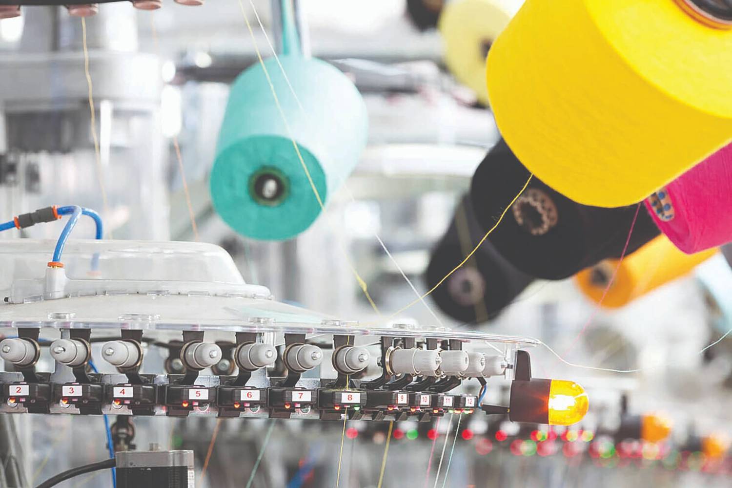 بازار پوشاک در محاصره رکود و قاچاق