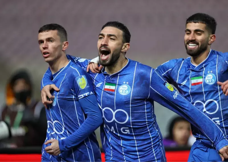 سه بازیکن خارجی استقلال به بازی با ذوب‌آهن می‌رسند