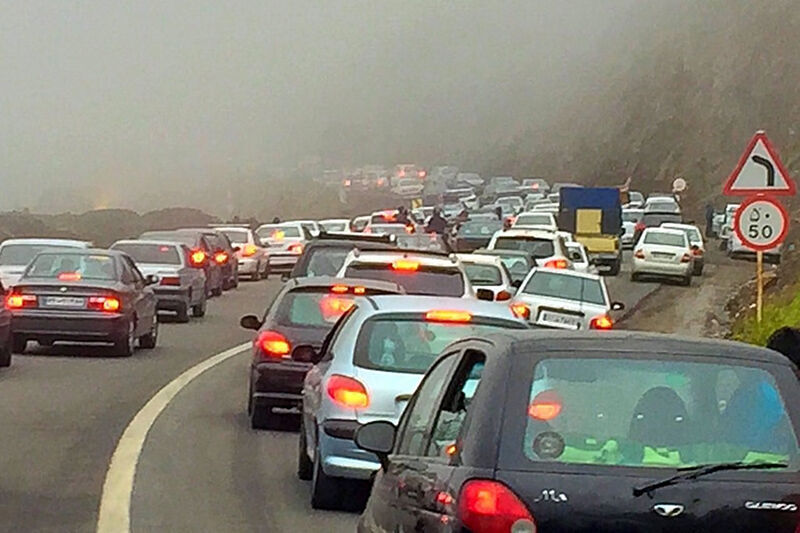 ترافیک در محور سراوان-امامزاده هاشم به ۱۰ کیلومتر رسید