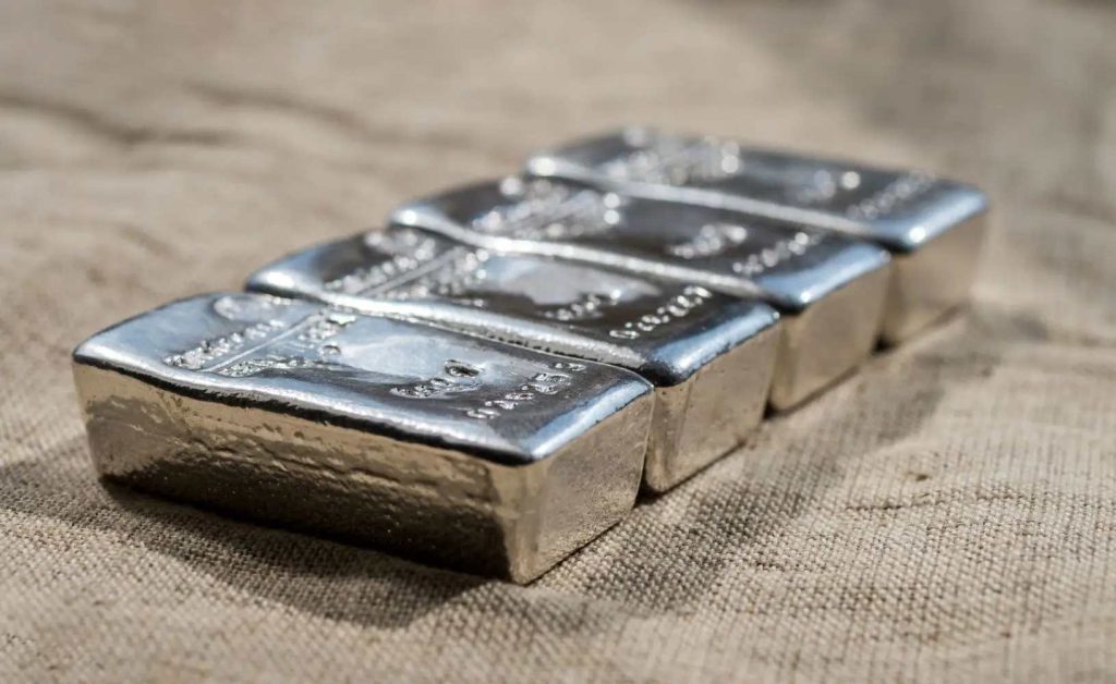 حبس پول در صندوق‌های نقره