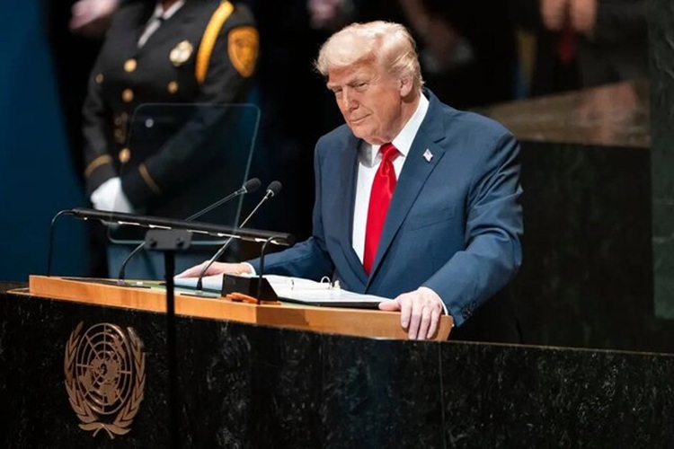 ایران تماس گرفت، آمریکا ناوگان فرستاد؛ تناقض ترامپ در مصاحبه تازه