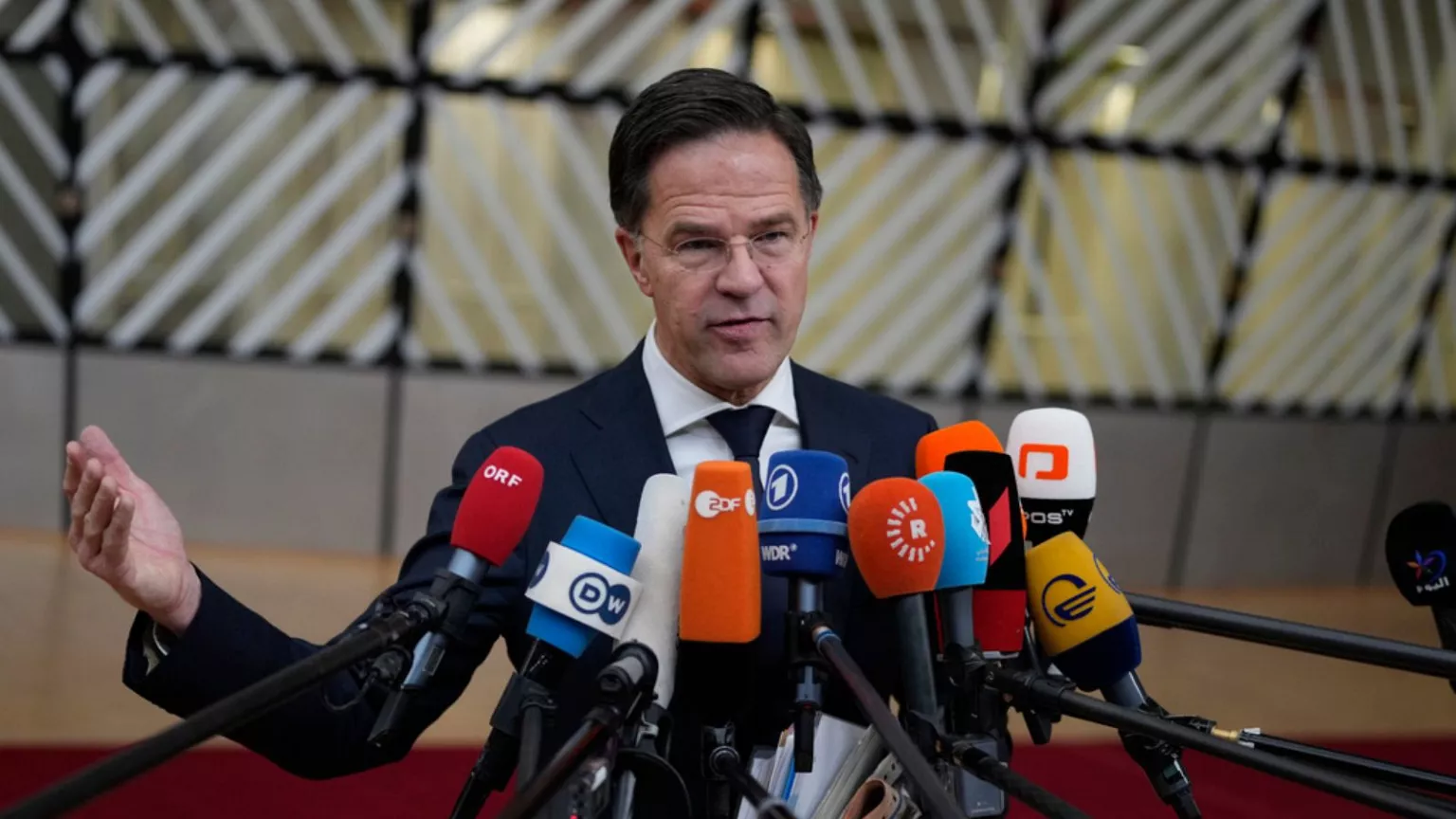 دبیرکل ناتو درباره گرینلند با ترامپ گفت‌وگو کرد