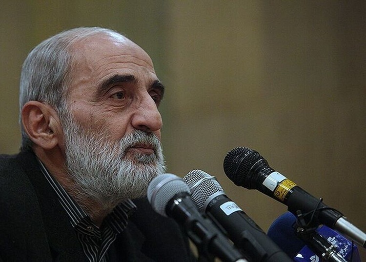 شریعتمداری خواستار برخورد سخت با عوامل نفوذی و دلالان شد