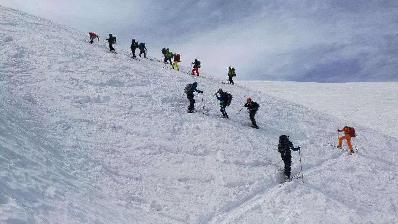 برف و بهمن و کولاک در ارتفاعات طی روزهای پایانی هفته/ از کوهنوردی بپرهیزید