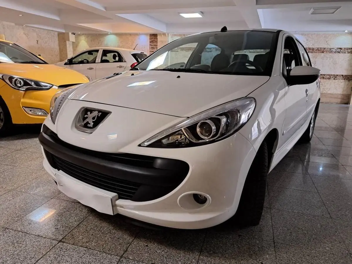 شوک به خریداران؛ پژو ۲۰۷ اتوماتیک وارد کانال یک‌ونیم میلیارد شد