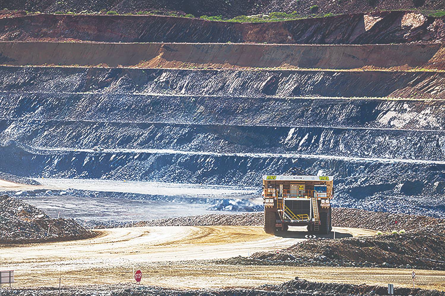 چشم دولت به دست معدن!