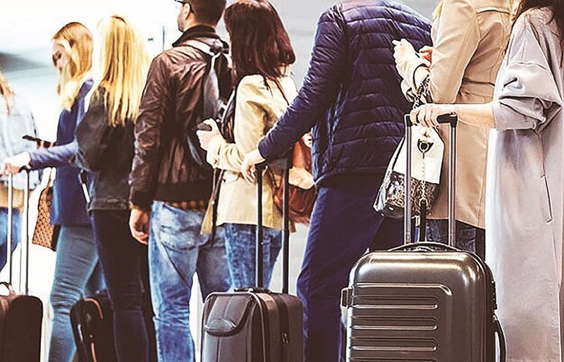 چند نفر در جهان سفر کردند؟