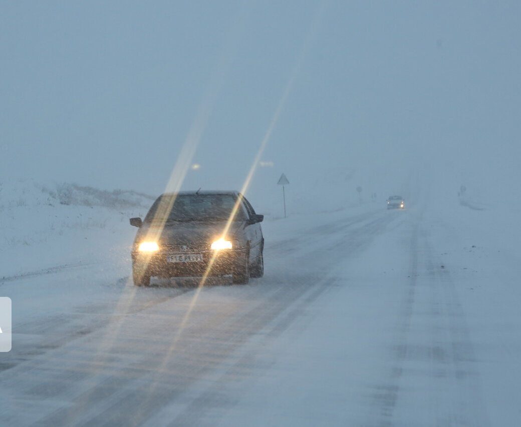 کولاک برف در برخی از محورهای نوار شمالی کشور