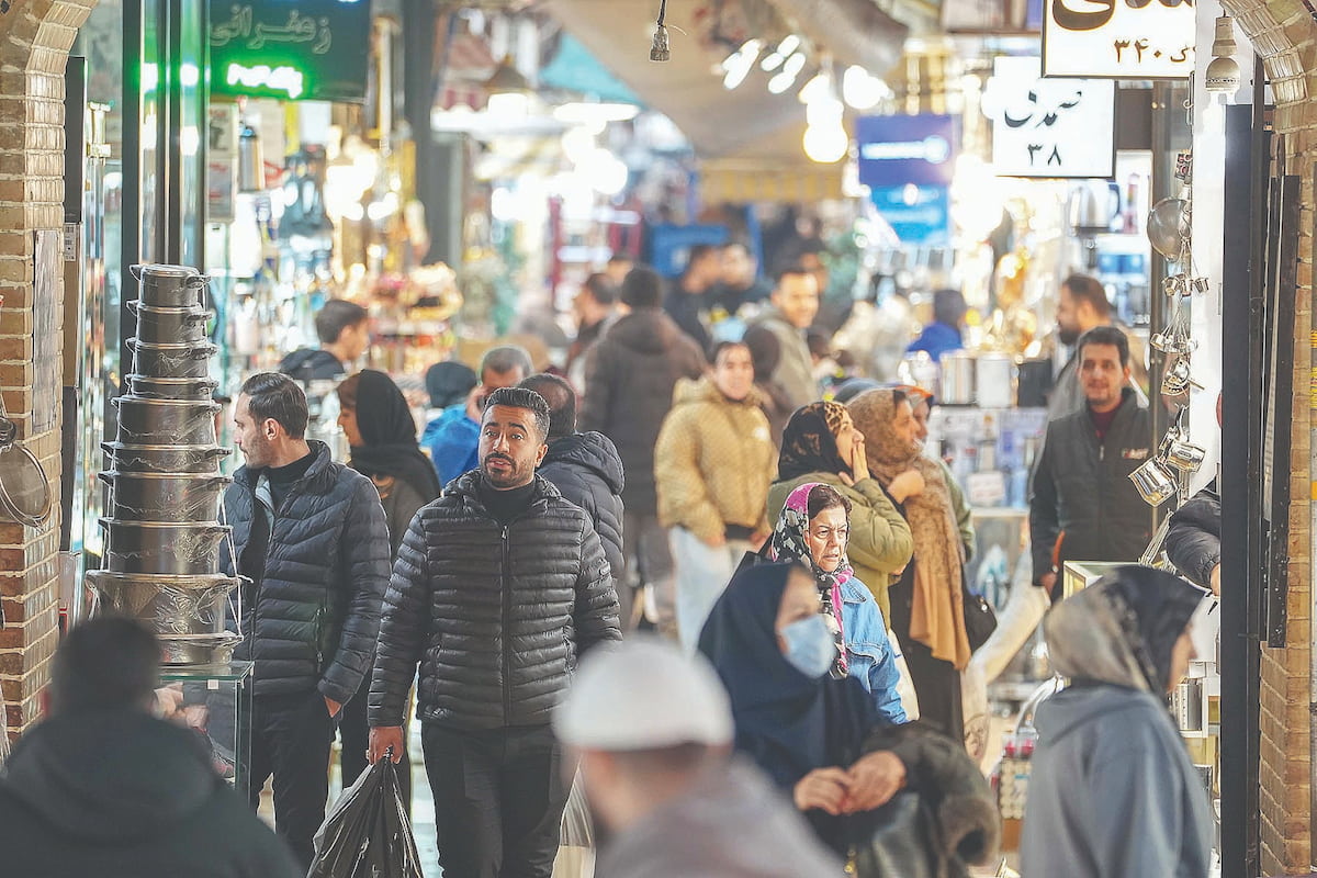 اینجا کسی لبخند نمی‌زند