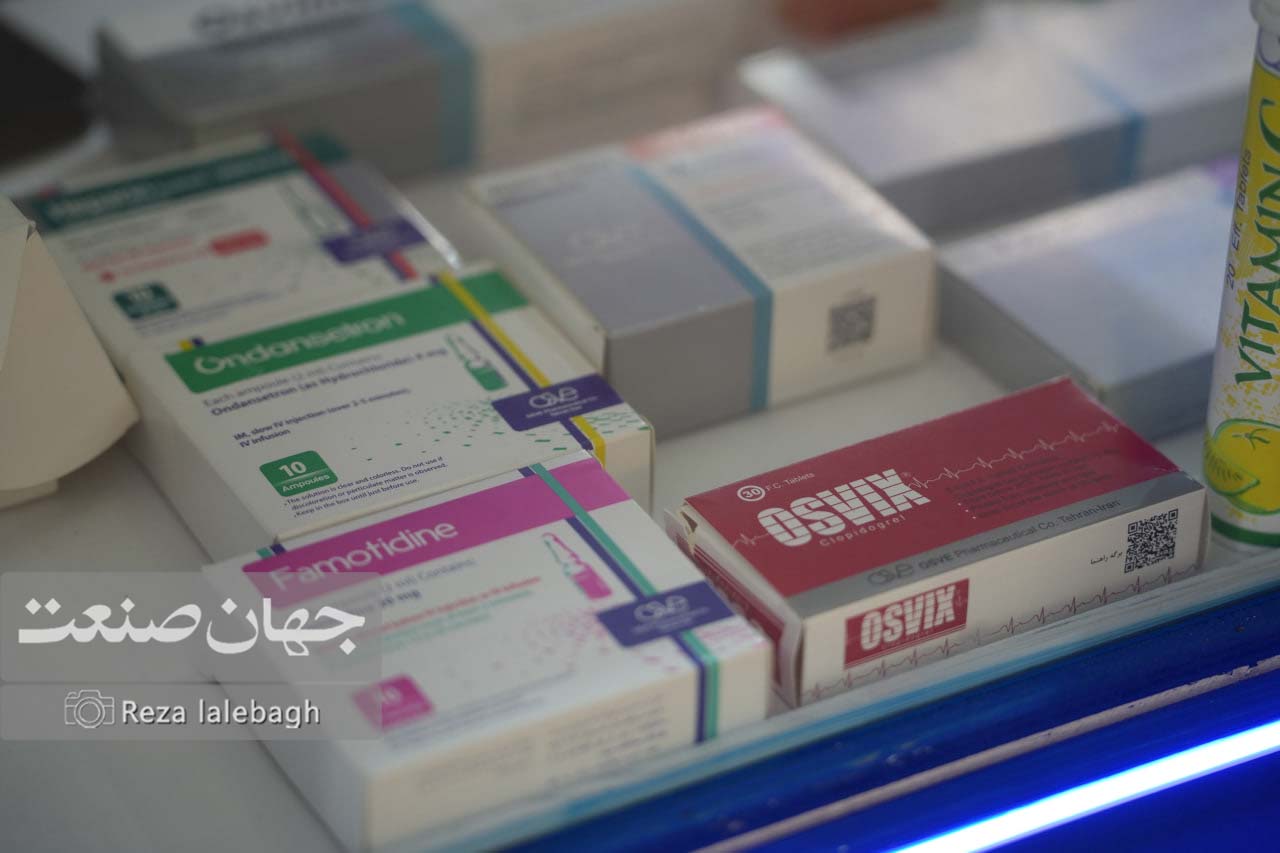 تاکید وزیر بهداشت در تامین به موقع دارو/ دستگاه‌ها با جدیت اقدام کنند