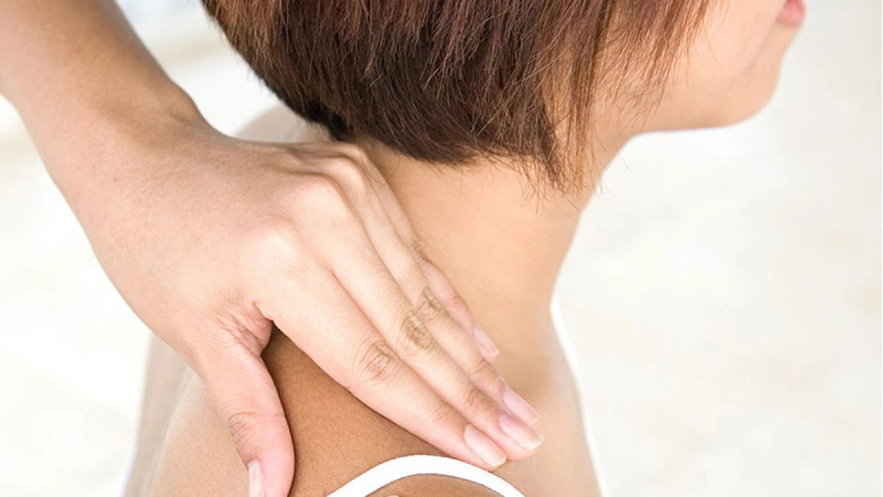 اعصاب گردن درد قلبی ساخت، تشخیص به تأخیر افتاد