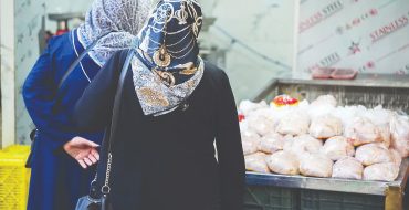 بازی دوسرباخت در بازار مرغ بازی دوسرباخت در بازار مرغ