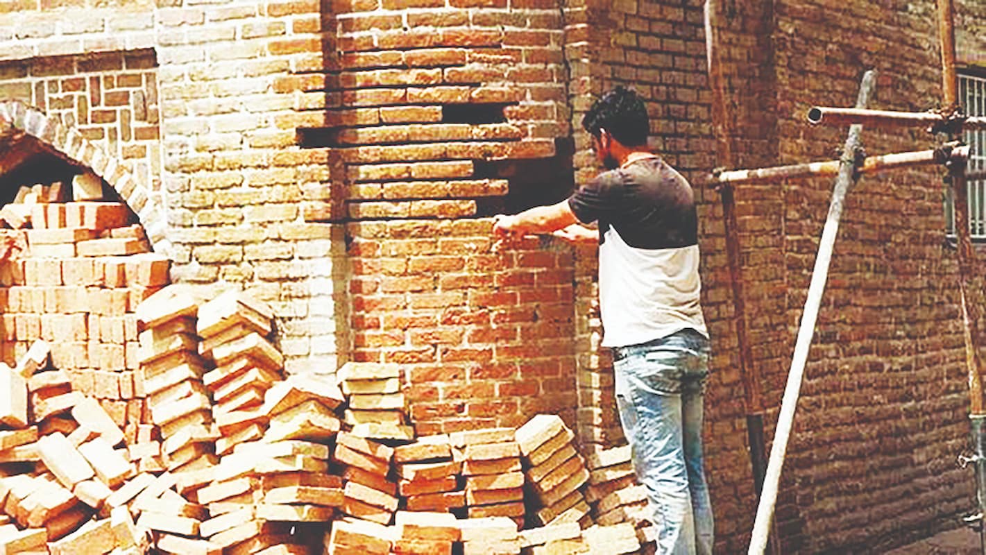 بحران در رشته‌ای که امانت‌دار هویت تاریخی ایران است