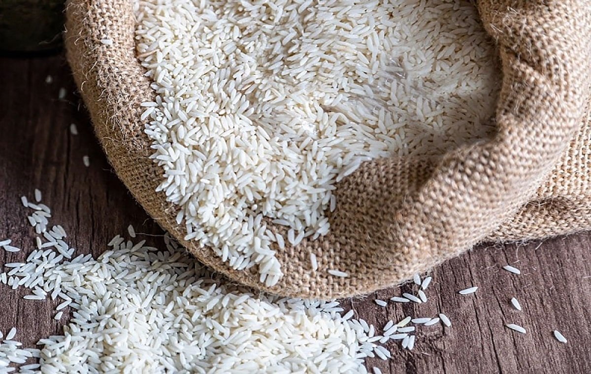 برنج تنظیم بازار با قیمت ۱۵۱ و ۱۶۱ هزار تومان در تهران توزیع شد
