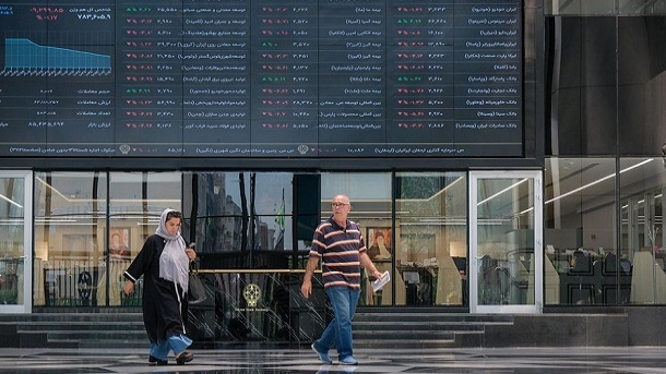 شاخص‌ها سقوط کردند، اما صندوق‌های طلا روی لبه حباب منفی آماده صعود