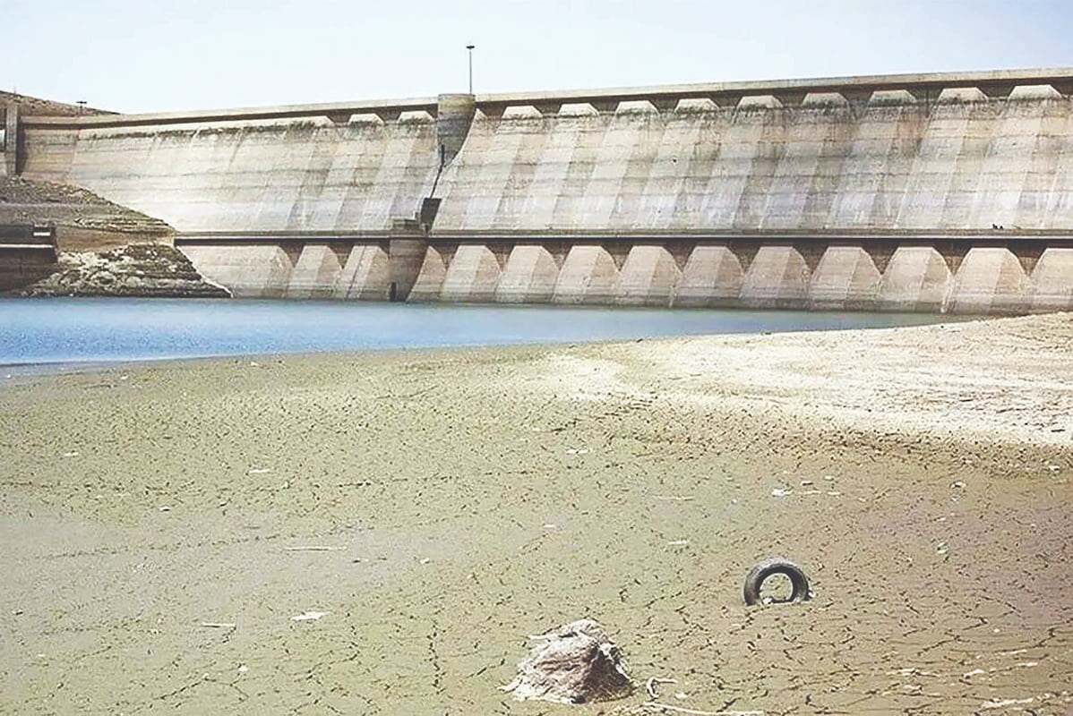 تصمیم‌های پرهزینه، مخزن‌های خالی