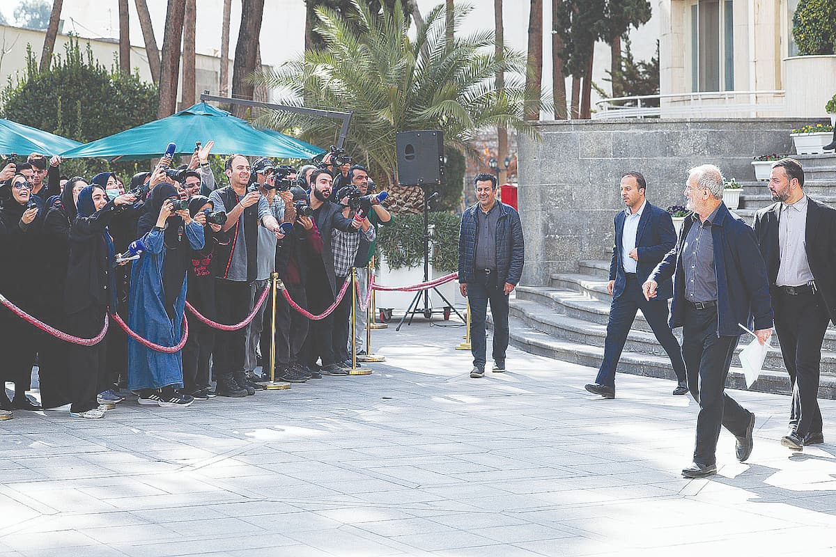 سایه سنگین اعتراضات بر حیاط دولت