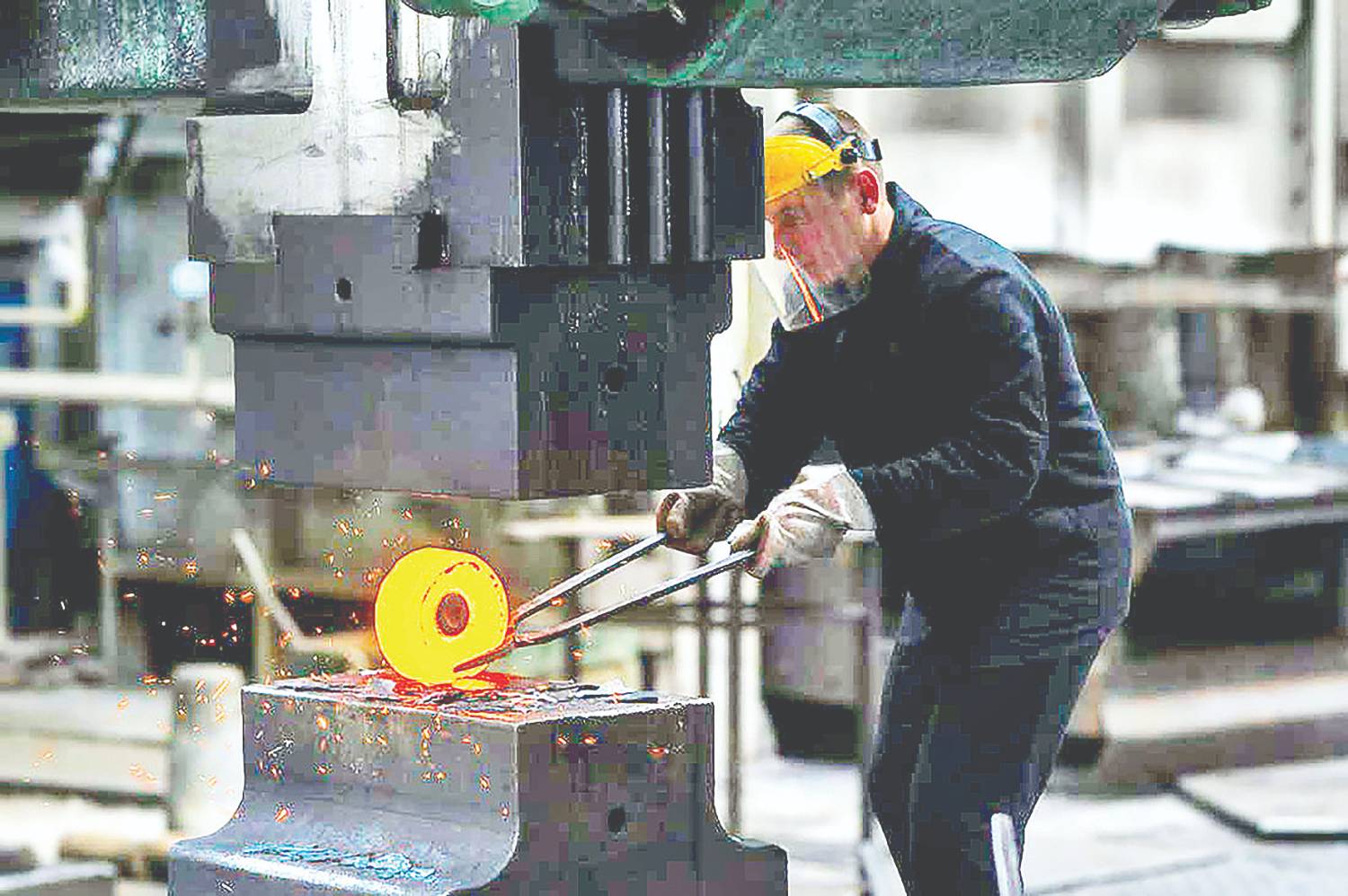 سقوط انتظارات تولید به‌کف تاریخی