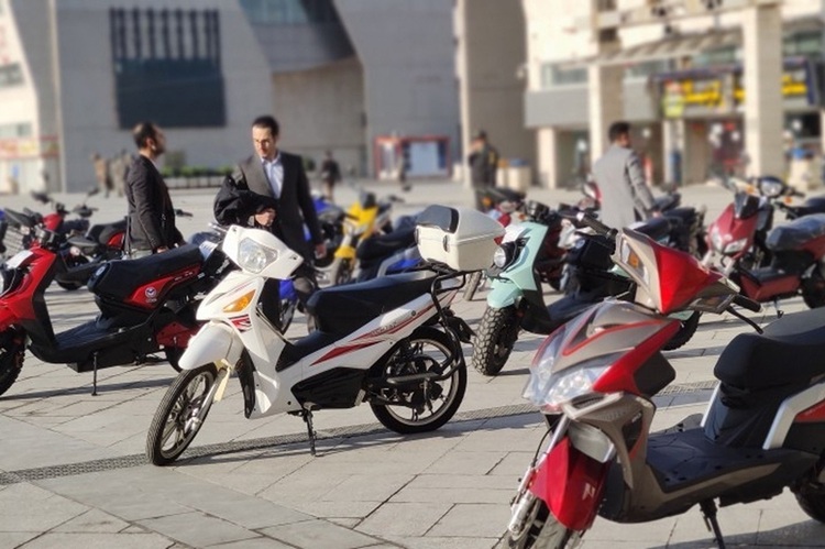 تک‌نرخی شدن ارز و سیگنال گرانی به بازار موتورسیکلت