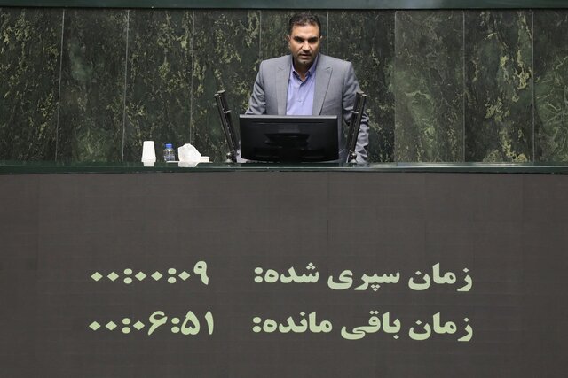 عضو کمیسیون صنایع: حقوق کارگران شرکت‌های دولتی دوبرابر شود