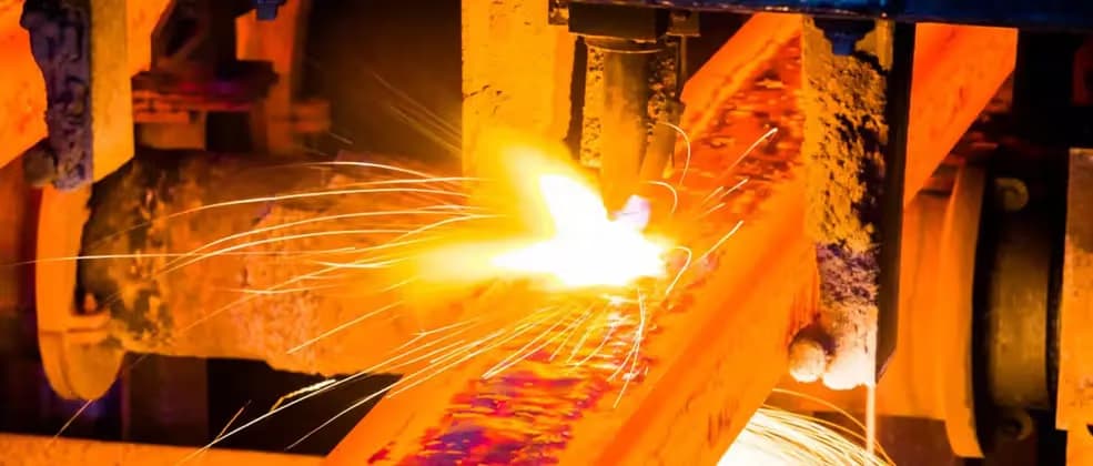 فروش ۱۵۳همتی صنعت فلزات اساسی در دی ماه