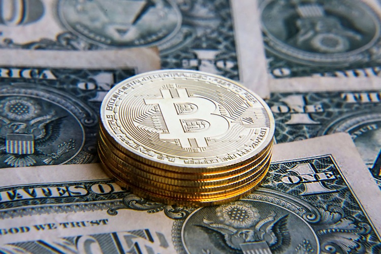 آرامش در بازار کریپتو؛ قیمت بیت‌کوین از مرز ۷۰ هزار دلار عبور کرد