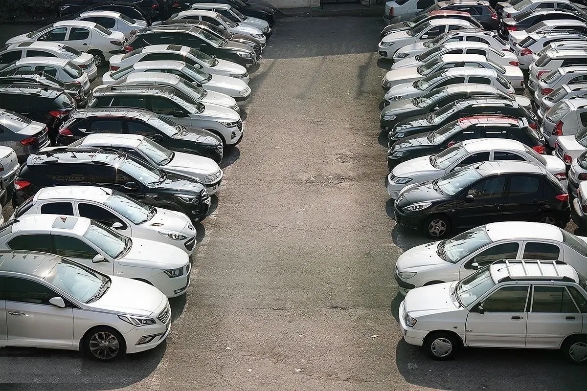 بازار خودرو لرزید: تارا ۳۳ میلیون ارزان و سورن دوگانه ۵ میلیون گران شد