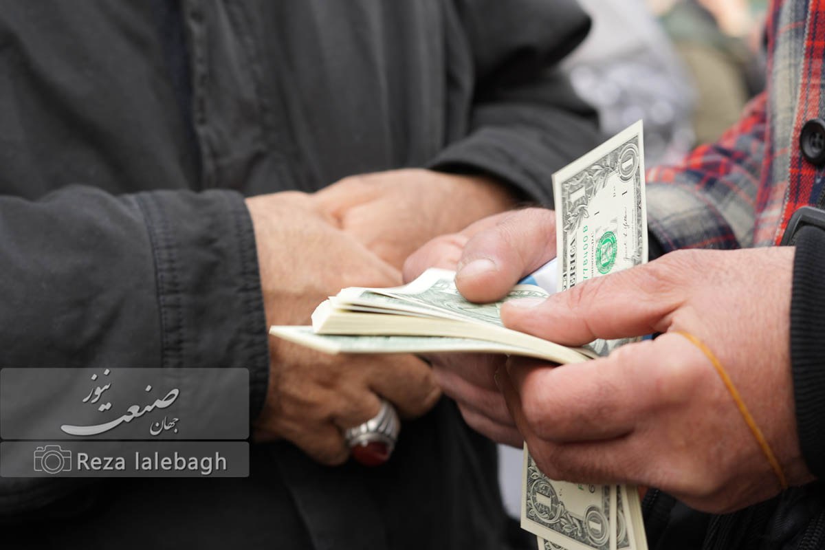 قیمت دلار تا پایان سال به ۲۰۰ هزار تومان می رسد ؟