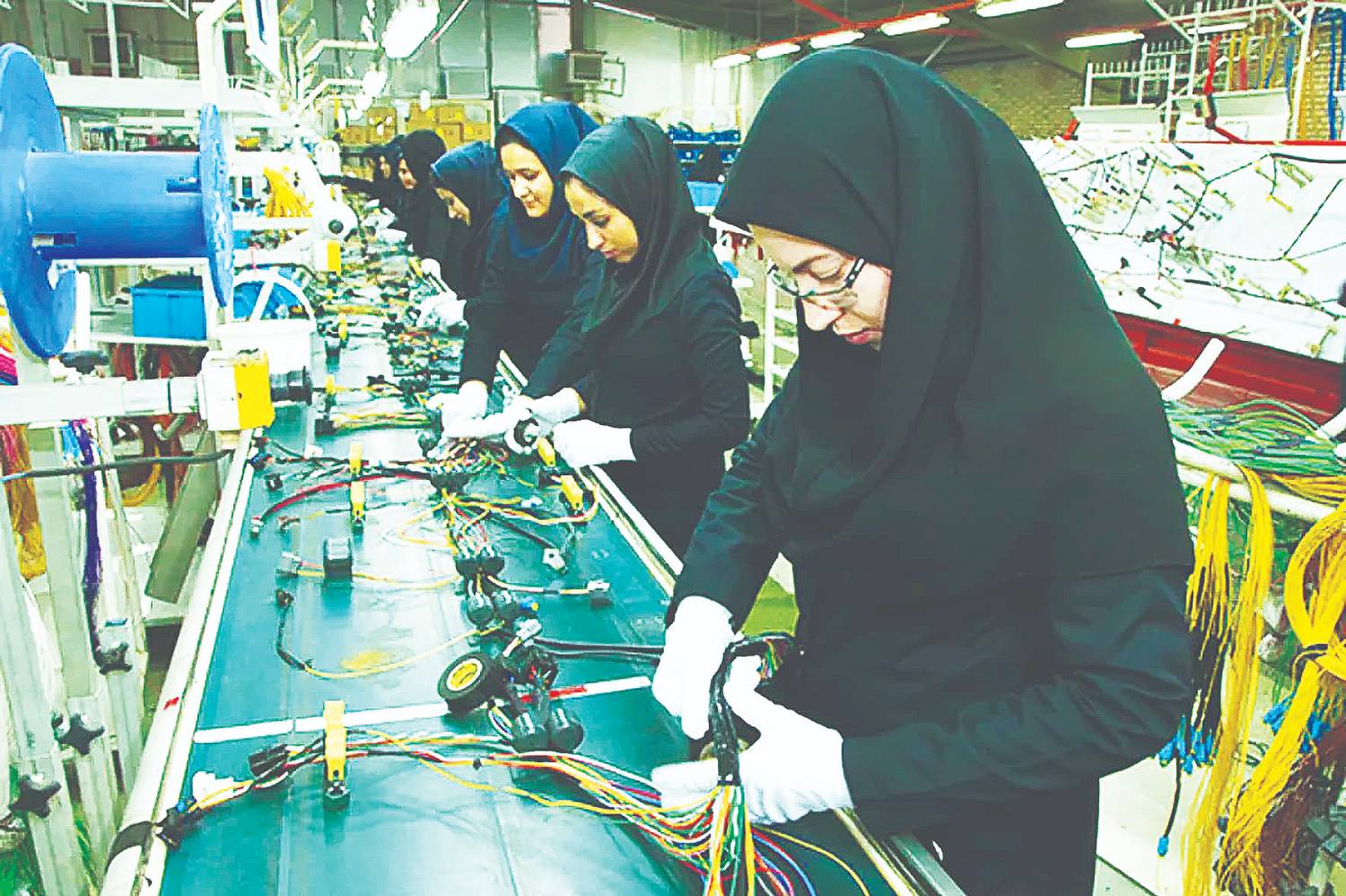 موج خروج جوانان از صنعت