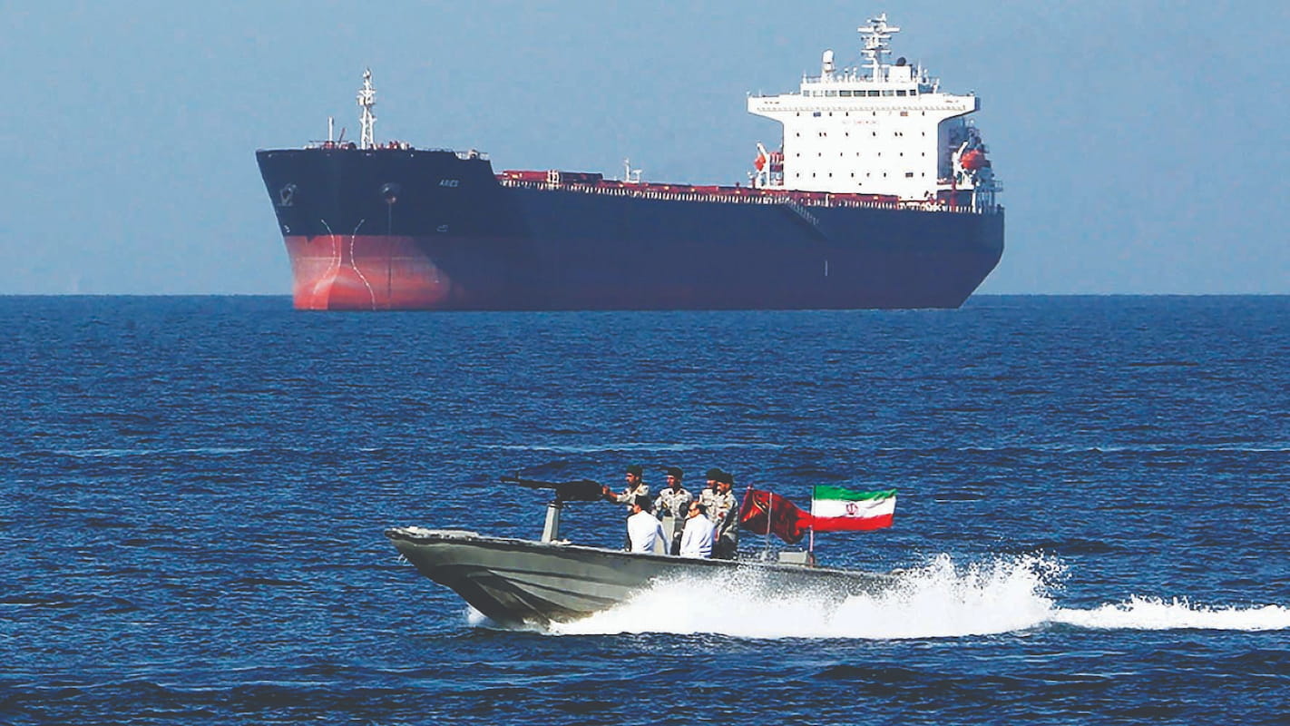 نفت میان توافق و تهدید