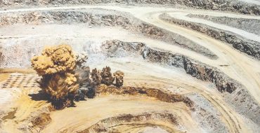 نقش عناصر استراتژیک در آینده اقتصادی ایران