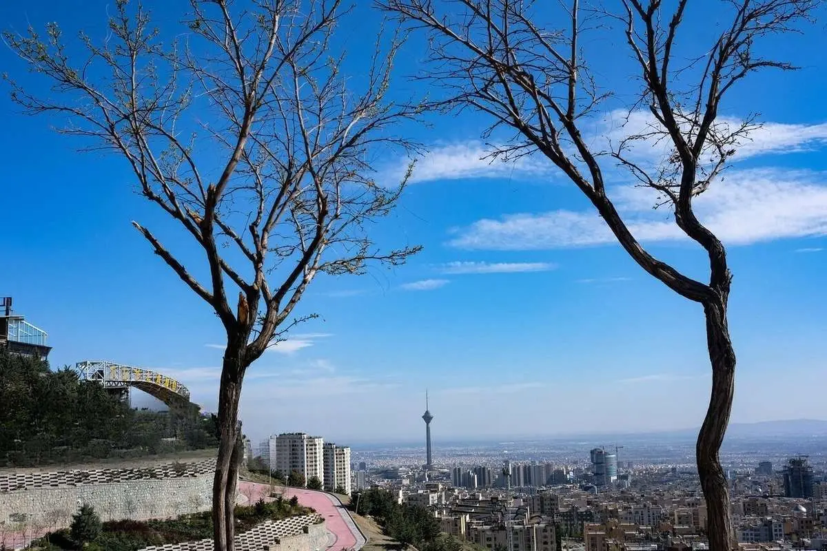 شایعه طوفان در تهران تکذیب شد؛ وزش باد شدید و پاکیزگی هوای پایتخت