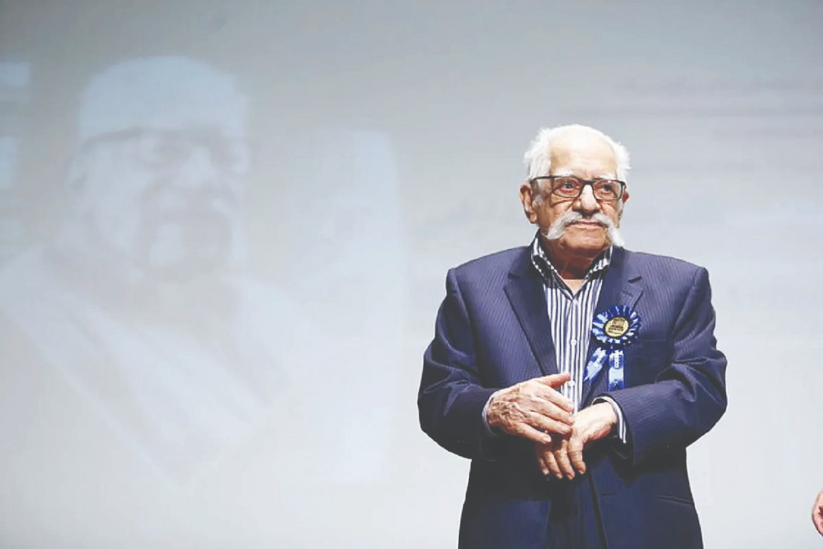 وداع با راوی کتیبه‌های خاموش