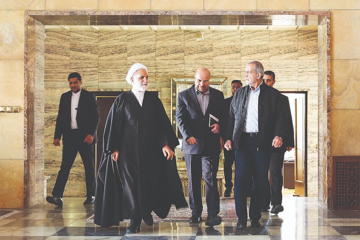 کژروی صاحب‌ منصبان