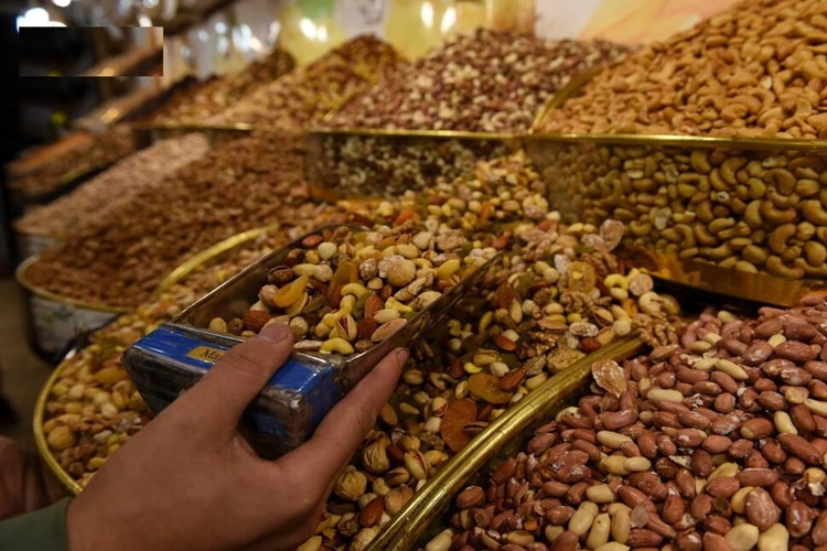 در بازار آجیل و خشکبار چه می‌گذرد؟/ قیمت آجیل بین ۸۰۰ هزار تومان تا ۲ میلیون و ۲۰۰ هزار تومان