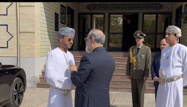 حضور وزیر خارجه عمان در سفارت ایران در مسقط